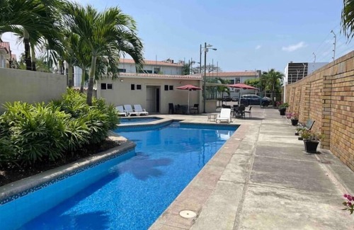 Samborondón Apartamento | Luminoso, moderno, parqueo, piscina