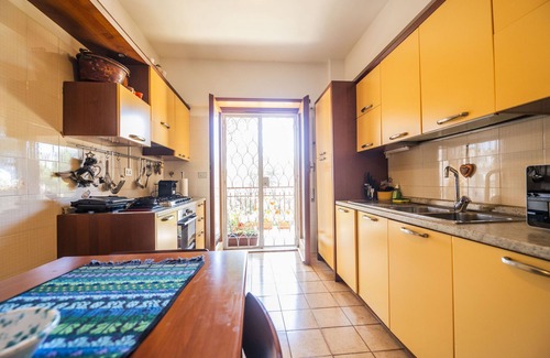 Rome Apartamento | Luminous 2BR Family Apartment in Residential Area