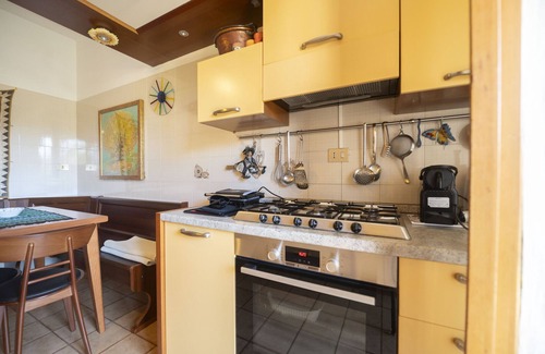 Rome Apartamento | Luminous 2BR Family Apartment in Residential Area