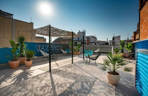 El Camp de l'Arpa del Clot Apartamento | Luminous and modern Apartment in Example