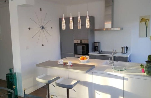 Les Coves Apartamento | APARTAMENTO LUMINOSO CON JARDÍN PRIVADO (cerca de tiendas, transporte, parque ...)