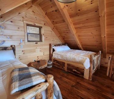 Scio Casa | Luminous Cabin with Hot-Tub, BBQ and Deck in Ohio