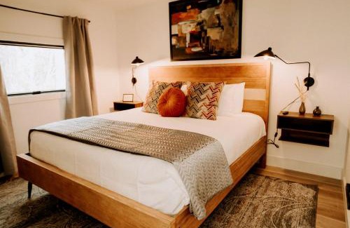 Gatlinburg - Pigeon Forge Casa | Luminous Cottage with Lofted Interior in Sevierville, Tennessee