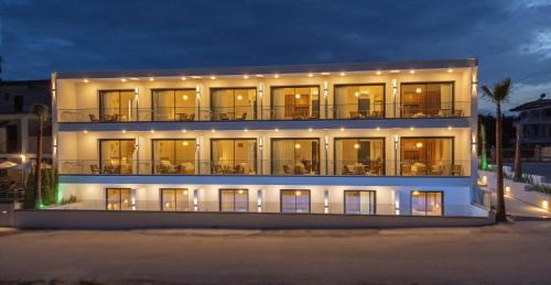 Kallithea Apartamento | Luminous luxury living