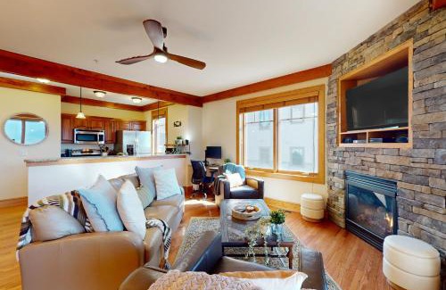 Boone Apartamento | Luminous Pine Hideaway