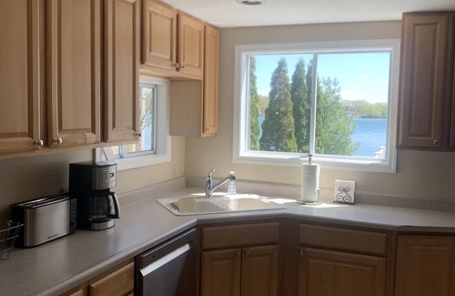 Sister Lakes Casa | Lumos House on Magician Lake