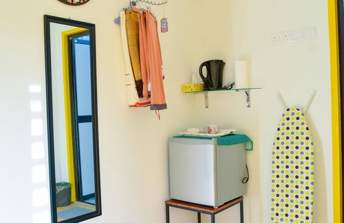Lumut Cabina | Lumut Cube Container / Cabin Stay Near Terminal de embarcadero de la isla de Pangkor