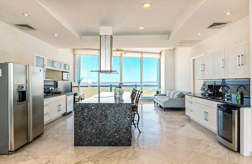 Puerto Peñasco Apartamento | Luna Blanca 1201 – Beachfront Bliss Above the Waves