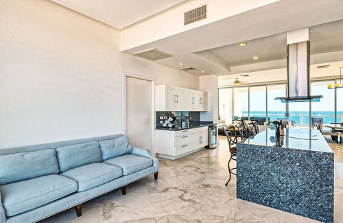 Puerto Peñasco Apartamento | Luna Blanca 1201 – Beachfront Bliss Above the Waves