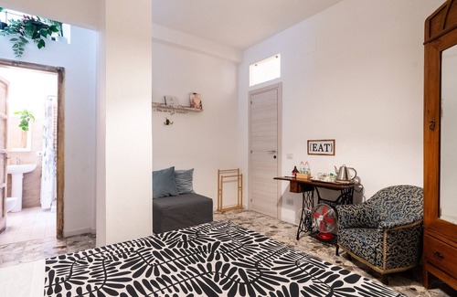 Bari City Centre Cama Y Desayuno | Luna e Surya by Wonderful Italy