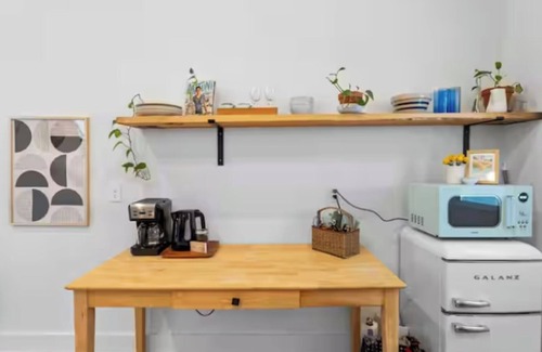 Montopolis Casa | Luna House ° 3 Min from Airport ° Easy Stay