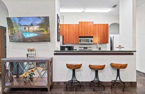 South Sarasota Casa | Luna Nueva: Private Pool, New Renovation, Sleeps 8