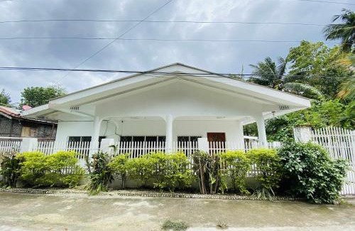 Oslob Casa | Luna Oslob Travellers Inn - Rest House