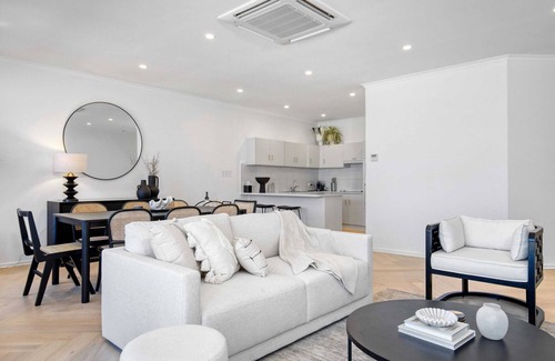 Henley Beach Apartamento | Luna's Lookout: Oceanfront, Henley Beach