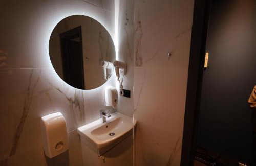 Klaipeda Hotel | Luna Self Check-in Hotel Klaipeda