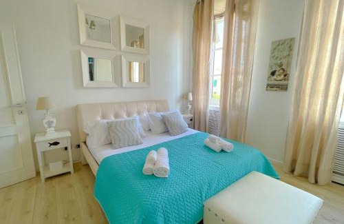 Nettuno Apartamento | LUNA SUL PORTO Seaview Apartment - Bright and Spacious Flat in Central Nettuno, Steps from the Marina, Beaches, and Train Station