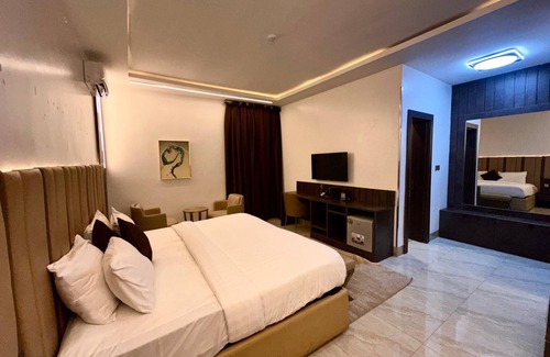 Enugu Hotel | Lunar Signature Hotel & Suites
