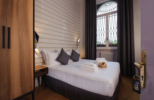 Santa Maria Novella Hotel | Lungarno Vespucci 50