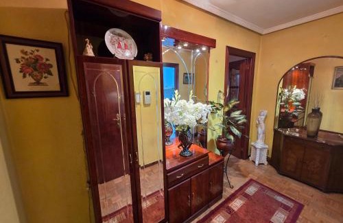 Distrito Oeste Apartamento | LUR Gijón - Espacioso alojamiento de 3 hab en La Calzada - VUT-7016-AS