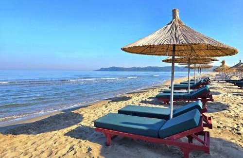 Ishem Villa | Lura 1 Holiday House 235