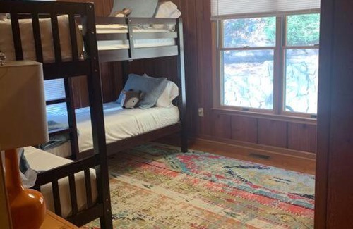Lake Lure Casa | Lure Me Inn - WALK to all resort amenities