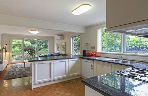 Brighton Casa | Exuberante escondite verde - dos minutos a pie de la playa
