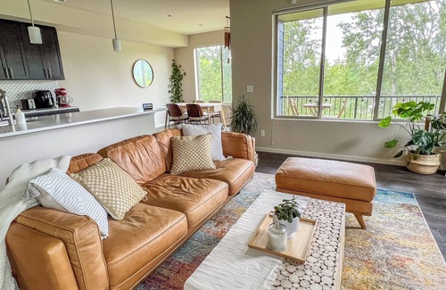 Highland Park Casa | Lush Green Paradise, Fire Pit, No Cleaning Fee