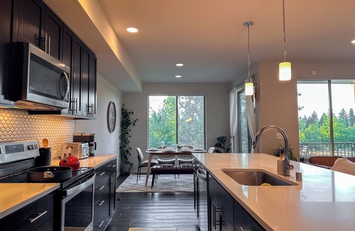 Highland Park Casa | Lush Green Paradise, Fire Pit, No Cleaning Fee