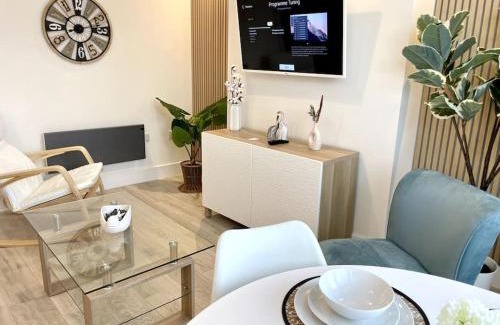 Porthcawl Apartamento | Lush Porthcawl Large Spacious 2 bedroom Apt, Parking, Garden access, Prime Location