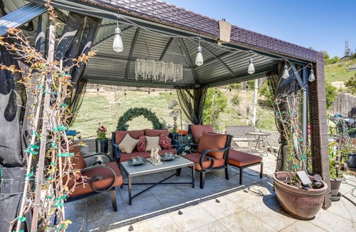 Vallejo Casa | Lush Vallejo Cottage - 20 Mi to Napa Wineries