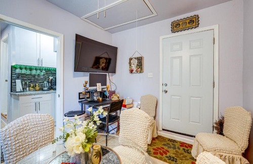 Vallejo Casa | Lush Vallejo Cottage - 20 Mi to Napa Wineries
