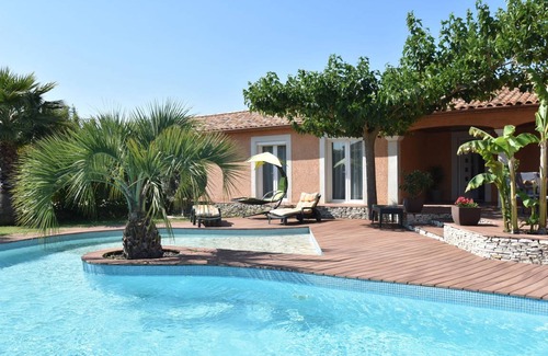Rodilhan Casa | Lush Villa in Pierrerue with Private Pool & Centre Nearby
