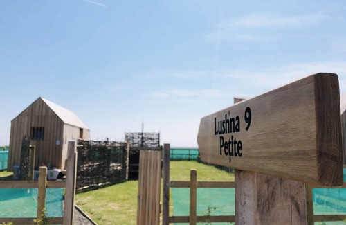 Brightlingsea Cabaña | Lushna Petite 4 at Lee Wick Farm Glamping