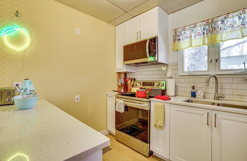 Southwest Minneapolis Casa | Lustron of the Lakes: Retro MCM Gem in Tangletown