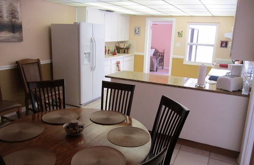 Lake Magdalene Casa | Lutz Cottage - Piscina / Playas / Busch Gardens / Disney / USF / Mascotas