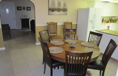 Lake Magdalene Casa | Lutz Cottage - Piscina / Playas / Busch Gardens / Disney / USF / Mascotas