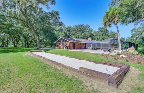 Bearss Plaza Casa | Lutz Home w/ Game Room: 7 Mi to Adventure Island!