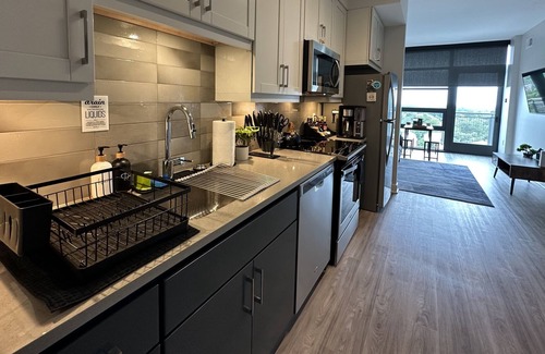 West End Apartamento | LUX 1BR 1B Apartment Near Old Town Alexandria