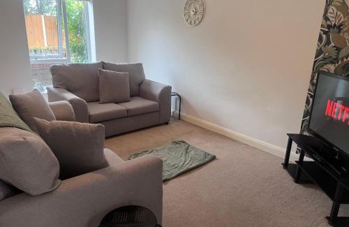 Levenshulme Casa | Lux 2 Bed Home in Manchester with Free Parking