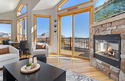 Estes Park Casa | Lux 2 master suites, lake views