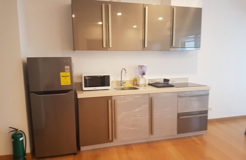 Downtown Apartamento | Lux 3 dormitorios dúplex Piscina propia Residencias Milano Versace Makati Wifi Netflix / kodi
