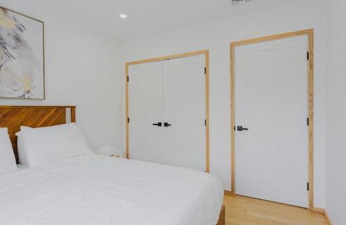Central-Maverick Square - Paris Street Apartamento | Lux 3BD Minutes Walk to Airport