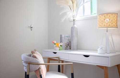 East Brisbane Casa | Lux 4B Queenslander by The Gabba