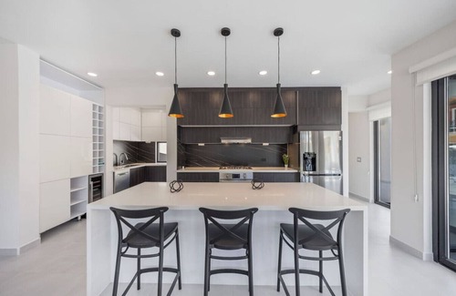 Gold Coast Villa | LUX 4BR and 3BA Villa with Pool at Malmokweg 48 by Bocobay