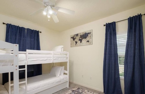 Alachua Casa | Lux 4BR Private Home W/ Shared Pool-Daily Cleaning - G03
