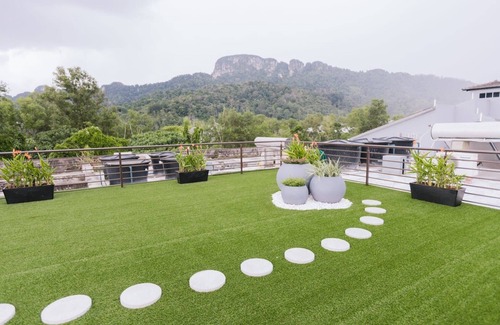 Taman Melawati Cabaña | Lux 6BR Home Private Rooftop Garden Kemensah KL