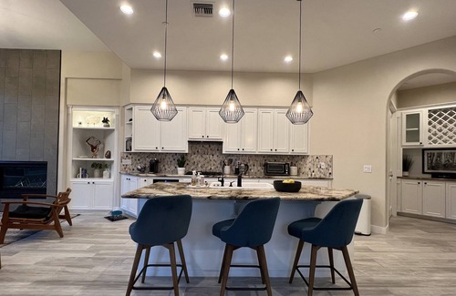 McDowell Mountain Ranch Casa | Gorgeous Modern Desert Villa. Family Fun , Swim, Golf, Hike, Shop, Wine & Dine