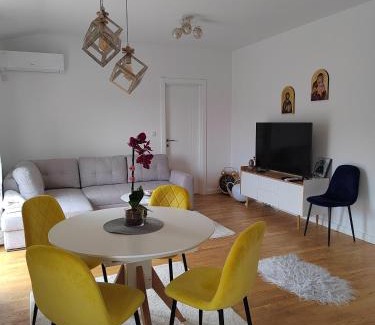 Vozdovac Apartamento | Lux Apartman Banjica