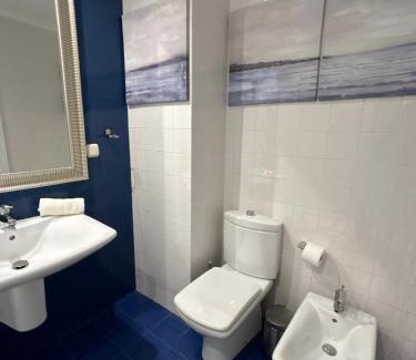Cascais Apartamento | Lux Apt in Priv Condo with Pool, near Beach, Parking & Easy Access to Lisbon