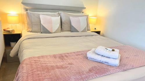 Sherborne St. John Casa | Lux Balcony Penthouse Room Basingstoke Hospital 2min drive and walkable